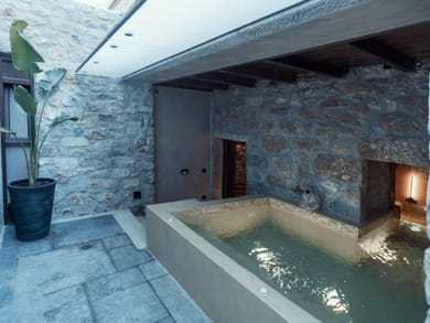 Signature Suite with Heated Tub