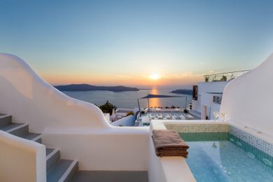 Superior Double Room with Outdoor Hot Tub and Caldera View