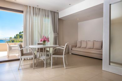 Executive Junior Suite with Outdoor Jacuzzi Sea View