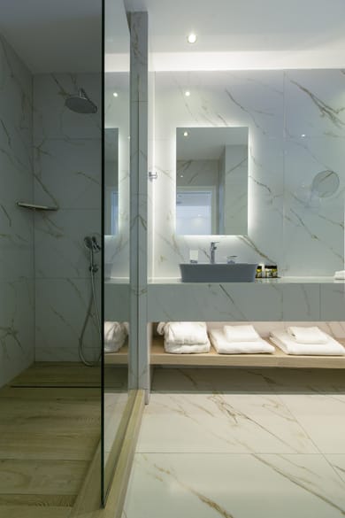 Junior Suite with Outdoor Jacuzzi Sea View