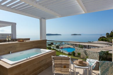 Junior Suite with Outdoor Jacuzzi Sea View