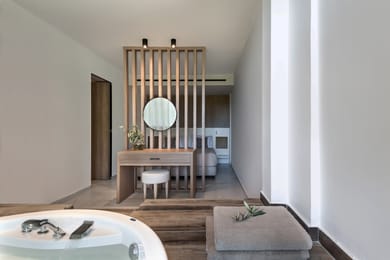 Two Bedrooms Family Room with Whirlpool