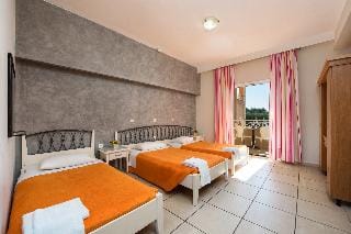 Triple Side Pool View