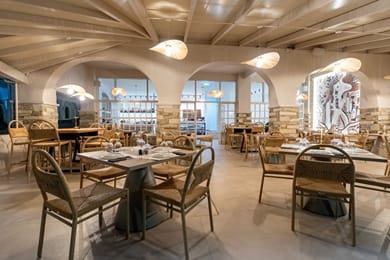 Kelly Beach Hotel - Image 3