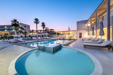 Kellys Luxury Apartments - Image 3