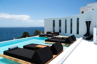 5 Bedroom | Andromeda | Psarou