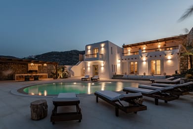 8 Bedroom | Delia | Kanalia