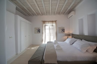 7 Bedrooms | Ethilla II | Tourlos