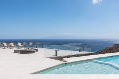 8 Bedrooms I Serenity Psarou Estate
