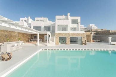 6 Bedrooms I Thelma I Pouli