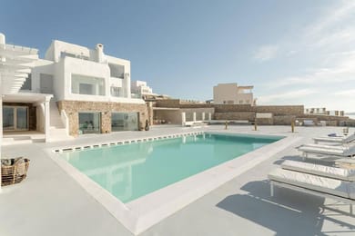 6 Bedrooms I Thelma I Pouli