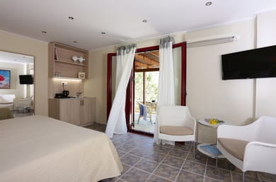 Deluxe Triple Room with Garden View