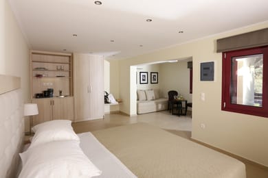 Family Room with Garden View