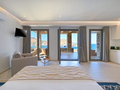 King Suite with Sea View & Jacuzzi