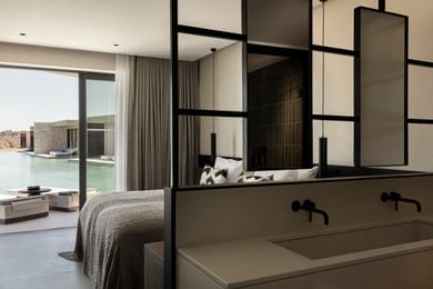 Superior Swim-up Suite