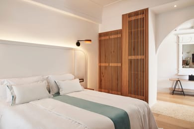 Wet Junior Suite With Open Air Jetted Tub