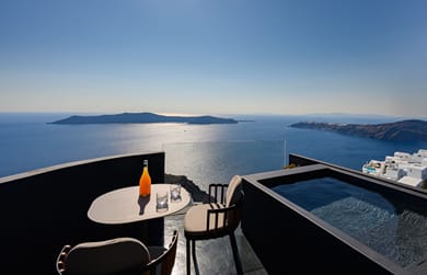 Honeymoon Suite Sunset View with Outdoor Hot Tub & Indoor Plunge Pool