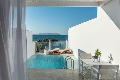 2 Bedroom Island Suite Seafront with Private Heated Pool and Beach Access