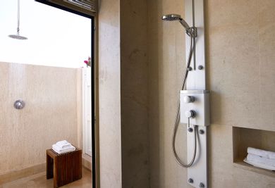 2 Bedroom Spa Suite Sea View with Private Heated pool and 2 Beach Cabanas