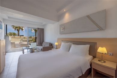 Swim Up Groud Floor Junior Suite