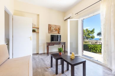 Aloe Apartment with Hot Tub Dassia