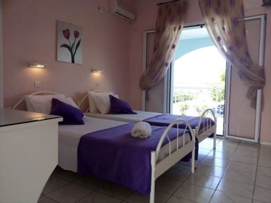 Amorossa - 2BD Apt Upper Floor