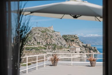 Old Fortress View Roof Top Apartment