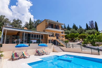 Ipsos Pool Elena & Maria 2-Bedroom Apt