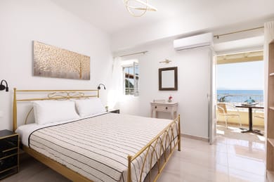 Salt & Sun - OneBedroom Seaview Apartment
