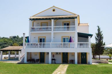 S & C Kosmos Beach Hotel - Image 3