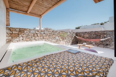 Koukoumi Suite with Veranda & Hot Tub