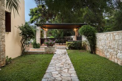 Koukounari Luxury Villa Chania - Image 3