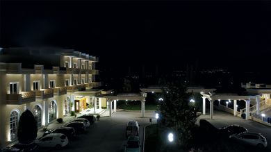 Kouros Hotel Drama - Image 7