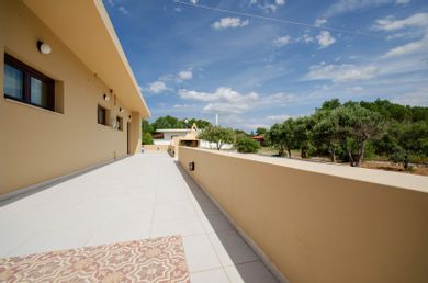 Manu Villa