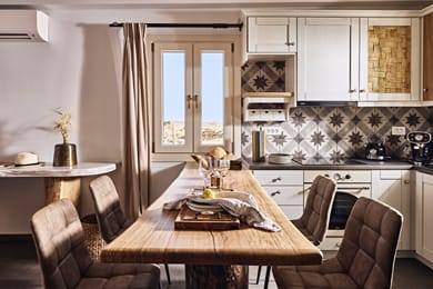 Kozadinos Art Suites - Image 5