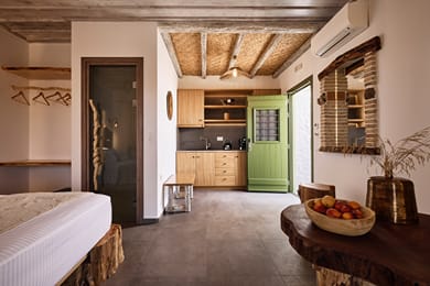 Kozadinos Art Suites - Image 6