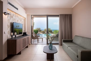 Junior Suite with Sea View Private Pool (45 m²)