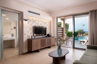 Junior Suite with Sea View Private Pool (45 m²)