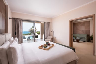 Royal Suite with Sea View and Private Pool (70 m²)