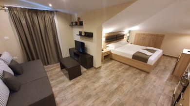 Deluxe Triple Attic room with balcony