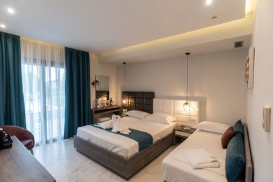 Deluxe Triple Room with balcony