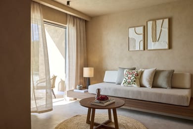 Open Plan Suite Sea View Shared Pool