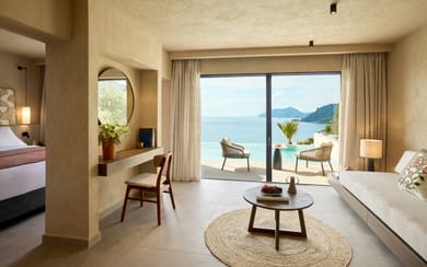 Open Plan Suite Sea View Private pool