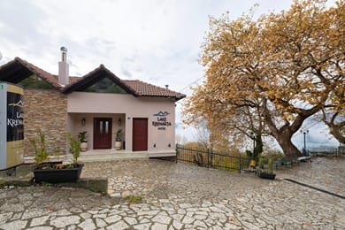 Lake Kremasta Hotel - Image 3