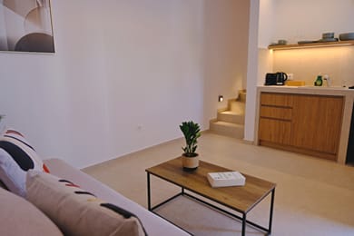 La Maltese Central - Image 4