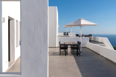 Residence with Private Pool and Sea View