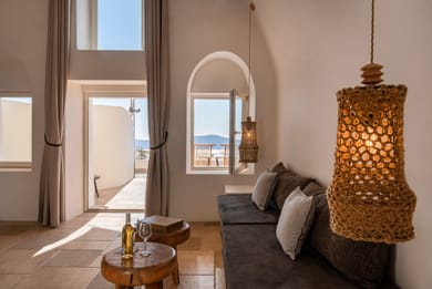 CALDERA PREMIUM SUITES WITH HOT TUB