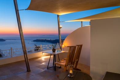 CALDERA HONEYMOON SUITES  WITH HOT TUB