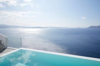 Deluxe Villa with Outdoor Private Heated Pool and Caldera View