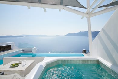 Elegant Suite with Outdoor Hot Tub and Caldera View - Pool Front